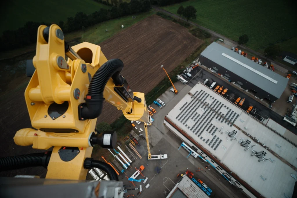 Sales & Service Partner Meeting - view from 100 m machine T 1000 HF - MAES