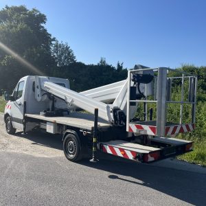 Versalift VTX-240 Hubarbeitsbühne