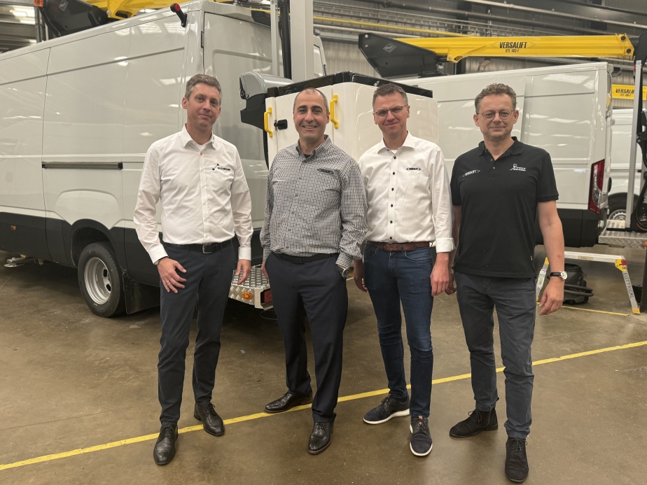 v.l.n.r.: Uwe Strotmann (Geschäftsführer, RUTHMANN), Roman Rariy (CEO, Time Manufacturing Company), Martin Lybæk Christiansen (Geschäftsführer, Versalift Europe), Charles Goffin (Geschäftsführer, France Elévateur)