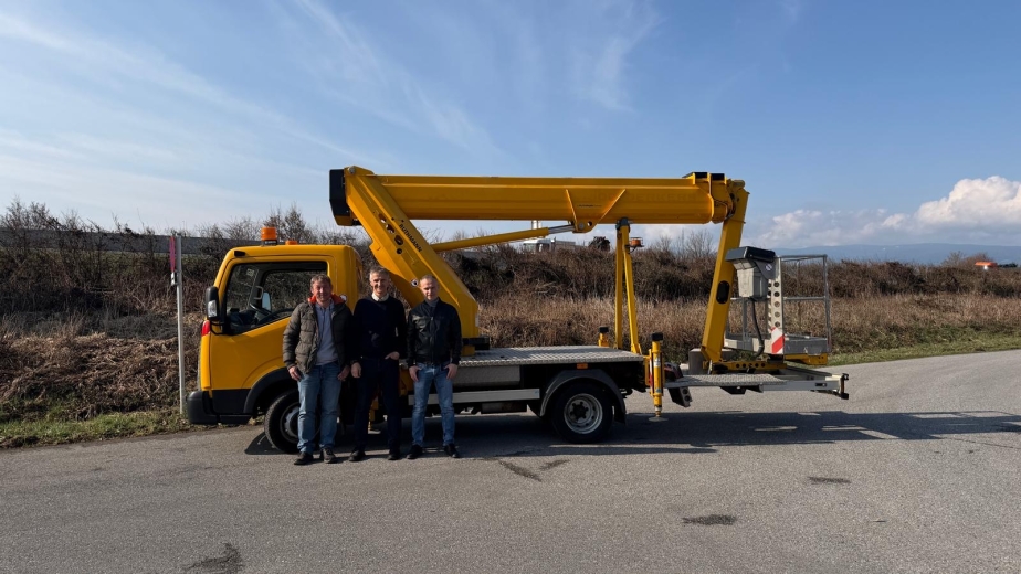 David Šurlan erweitert seine Einsatzmöglichkeiten und setzt auf den RUTHMANN STEIGER TBR 220 für professionelle Baumpflege