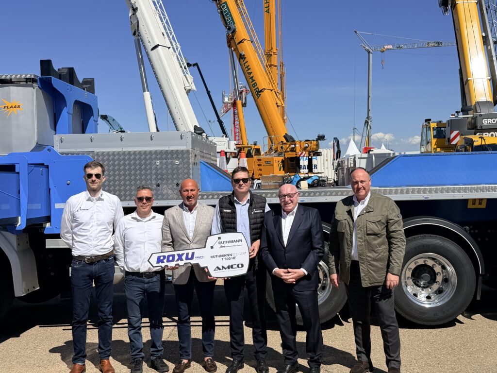 Übergabe dritter Ruthmann Steiger T 900 HF an Grupo Roxu
