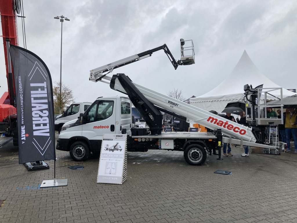 VERSALIFT V-270 im Regen auf den Platformers' Days 2026